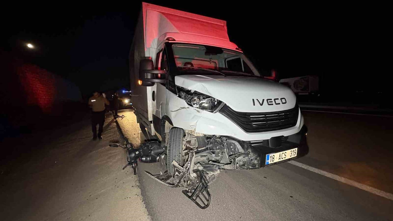 KAMYONETLE MOTOİSKLETİN ÇARPIŞTI.