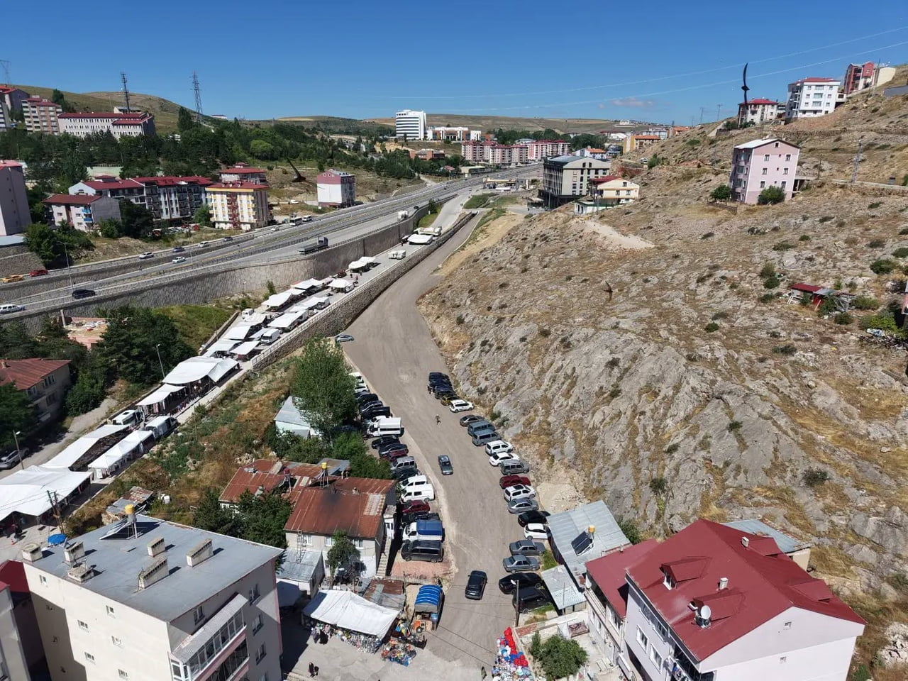 KAPALI HALK PAZARI OTOPARKI HİZMETE AÇILDI