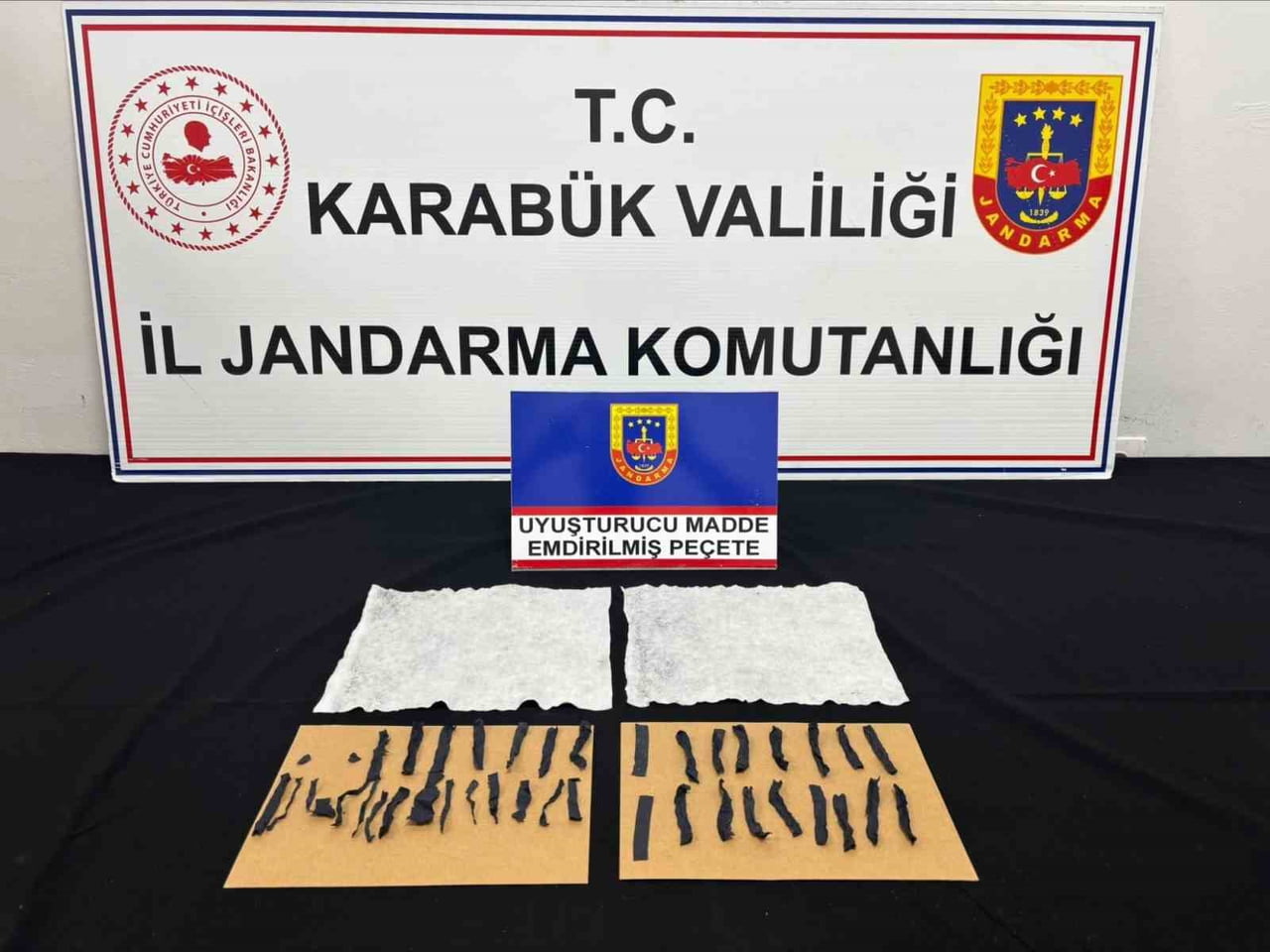 KARABÜK'TE JANDARMA EKİPLERİNCE DÜZENLENEN 6 AYRI UYUŞTURUCU OPERASYONUNDA SENTETİK HAP...
