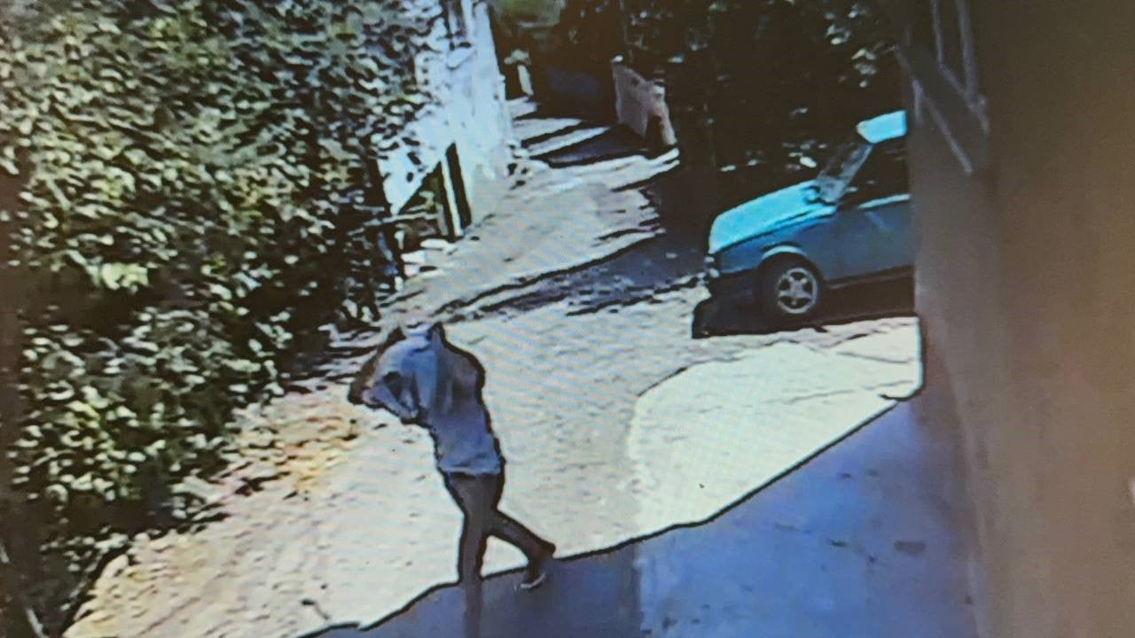 KARABÜK'TE POLİS EKİPLERİNİN 'DUR' İHTARINA UYMAYARAK KAÇAN SÜRÜCÜ, KULLANDIĞI ARACI TERK EDEREK...