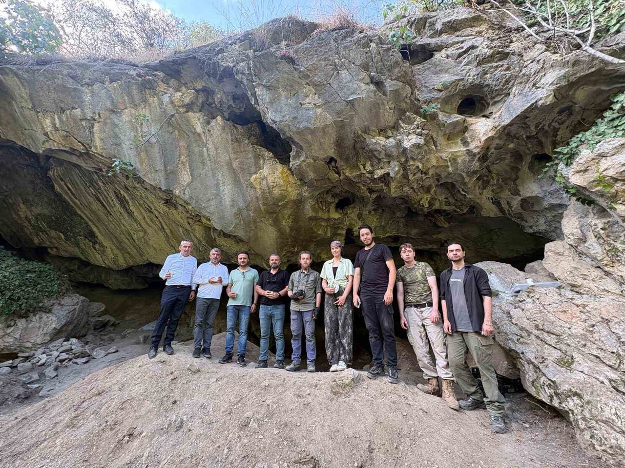 KARABÜK'ÜN YENİCE İLÇESİNDE BULUNAN KELEMEN MAĞARASI'NDA SÜRDÜRÜLEN ARKEOLOJİK KAZI VE ARAŞTIRMA...