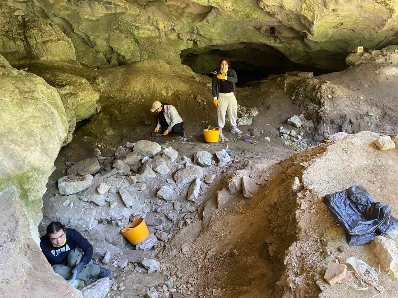 KARABÜK'ÜN YENİCE İLÇESİNDE BULUNAN KELEMEN MAĞARASI'NDA, TARİH ÖNCESİ DÖNEMLERE IŞIK TUTMASI...