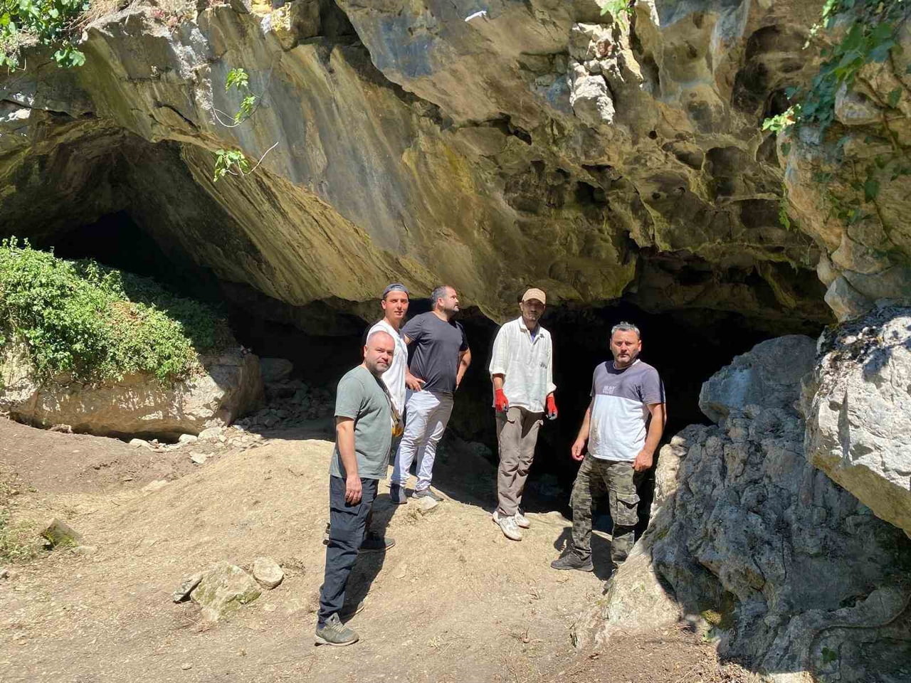 KARABÜK'ÜN YENİCE İLÇESİNDE BULUNAN KELEMEN MAĞARASI'NDA, TARİH ÖNCESİ DÖNEMLERE IŞIK TUTMASI...