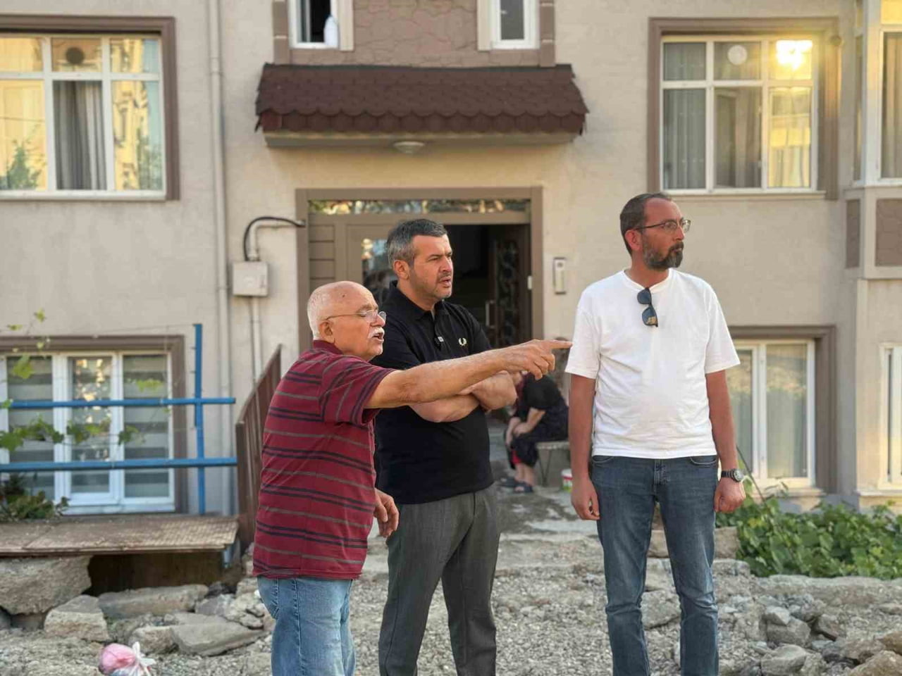 KARABÜK BELEDİYESİ TARAFINDAN BEŞBİNEVLER CUMHURİYET MAHALLESİ 33. CADDE'DE YÜRÜTÜLEN ALTYAPI VE...