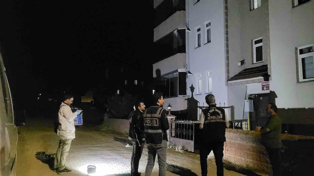 KARABÜK’ÜN EFLANİ İLÇESİNDE 3. KATTAKİ DAİRENİN BALKONUNDAN DÜŞEN YAŞLI KİŞİ YAŞAMINI...