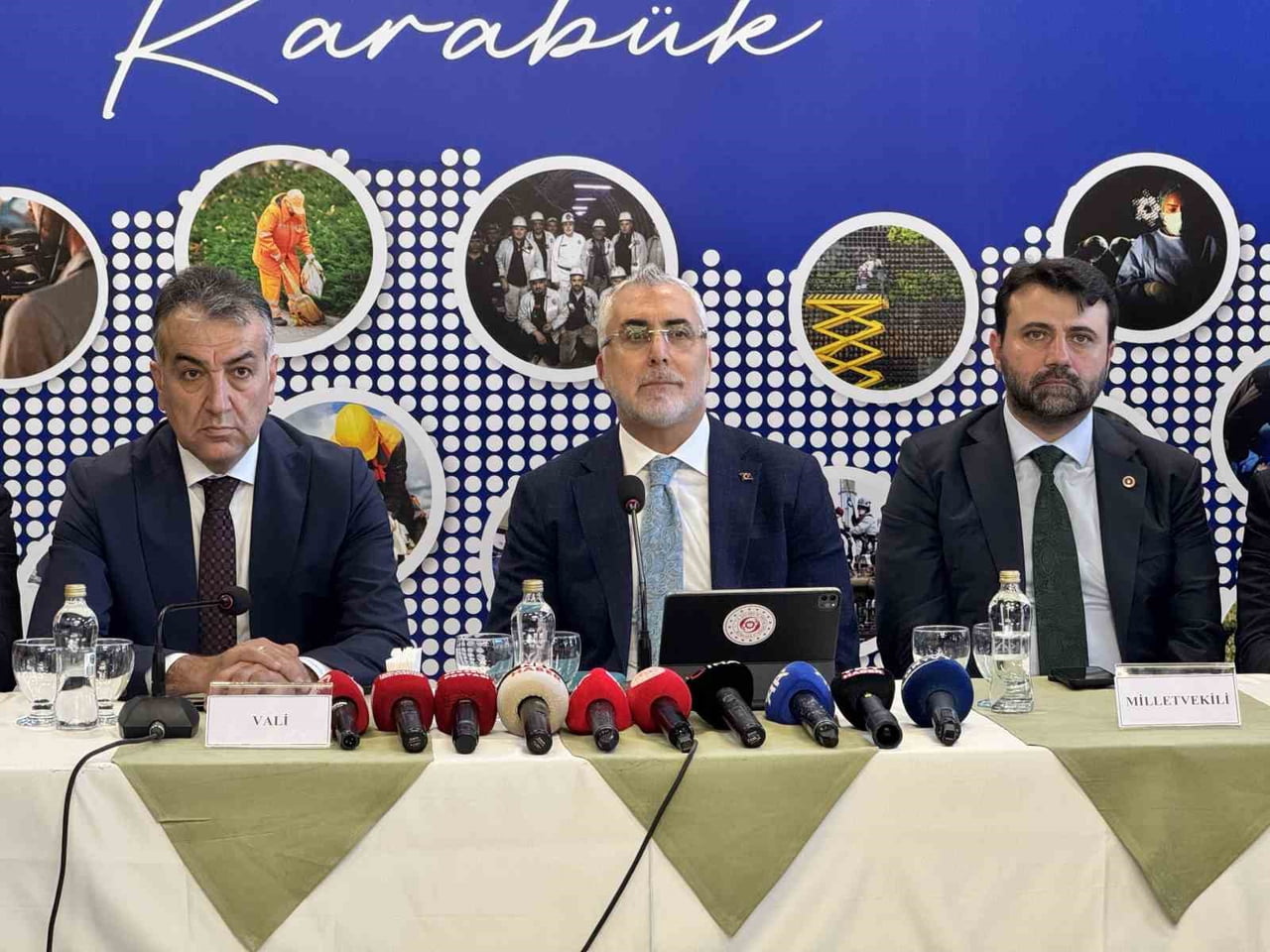 KARABÜK VALİSİ OKTAY ÇAĞATAY, ÇALIŞMA VE SOSYAL GÜVENLİK BAKANI VEDAT IŞIKHAN VE AK PARTİ KARABÜK...