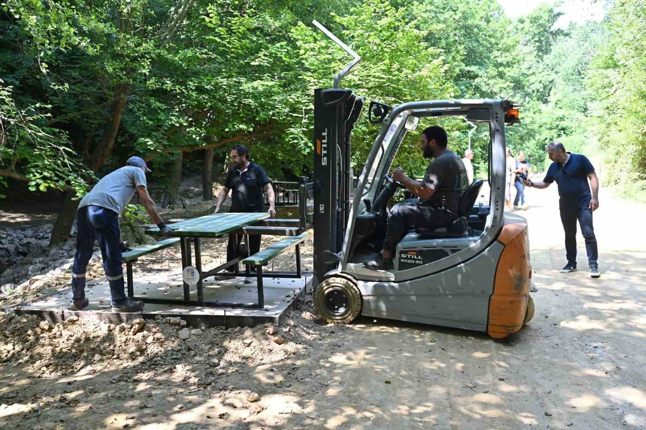 KARACABEY BELEDİYESİ, YAZ SEZONU ÖNCESİNDE YENİKÖY PİKNİK ALANI'NI KAPSAMLI BİR ÇALIŞMAYLA...