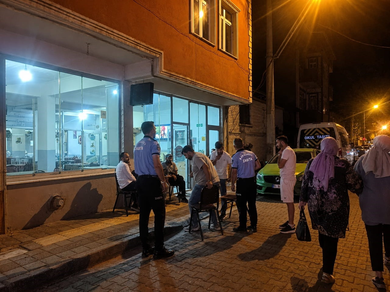 KARACABEY BELEDİYESİ ZABITA MÜDÜRLÜĞÜ EKİPLERİ, VATANDAŞLARIN GÜVENLİ VE RAHAT ULAŞIMINI SAĞLAMAK...