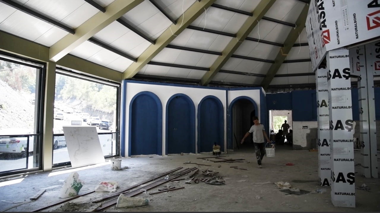 KARAÇAY SAKLI ŞELALE'DE YAPIMI SÜRDÜRÜLEN MODERN SOSYAL TESİSLERDE ÇALIŞMALAR ARALIKSIZ DEVAM...