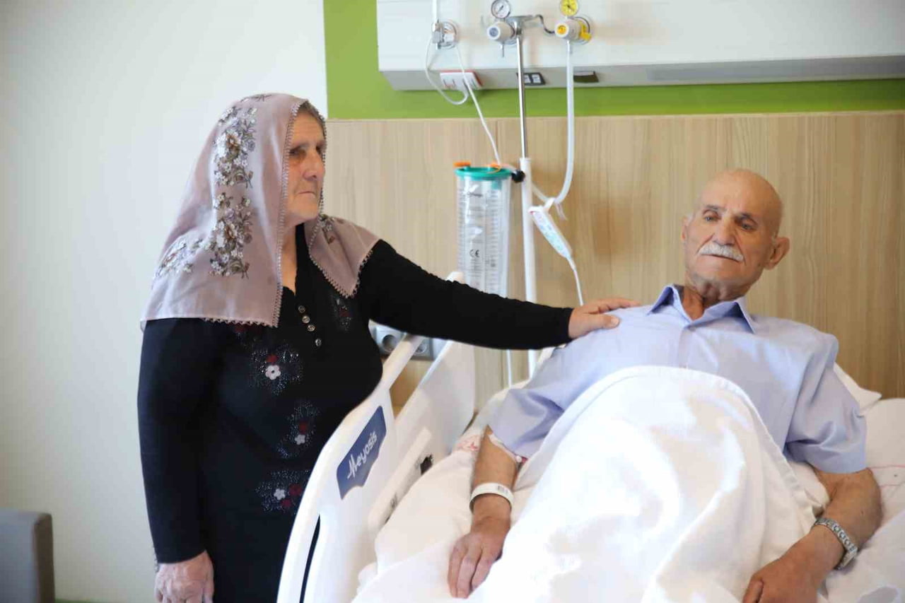 KARACİĞERİNDE 13 SANTİMETRELİK TÜMÖR TESPİT EDİLEN 77 YAŞINDAKİ EMEKLİ AMBULANS ŞOFÖRÜ MUSTAFA...