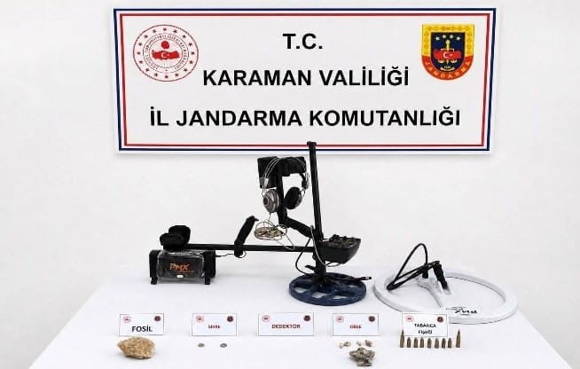 KARAMAN'DA JANDARMA EKİPLERİNİN GERÇEKLEŞTİRDİĞİ UYGULAMALARDA TARİHİ ESER VE UYUŞTURUCULAR ELE...