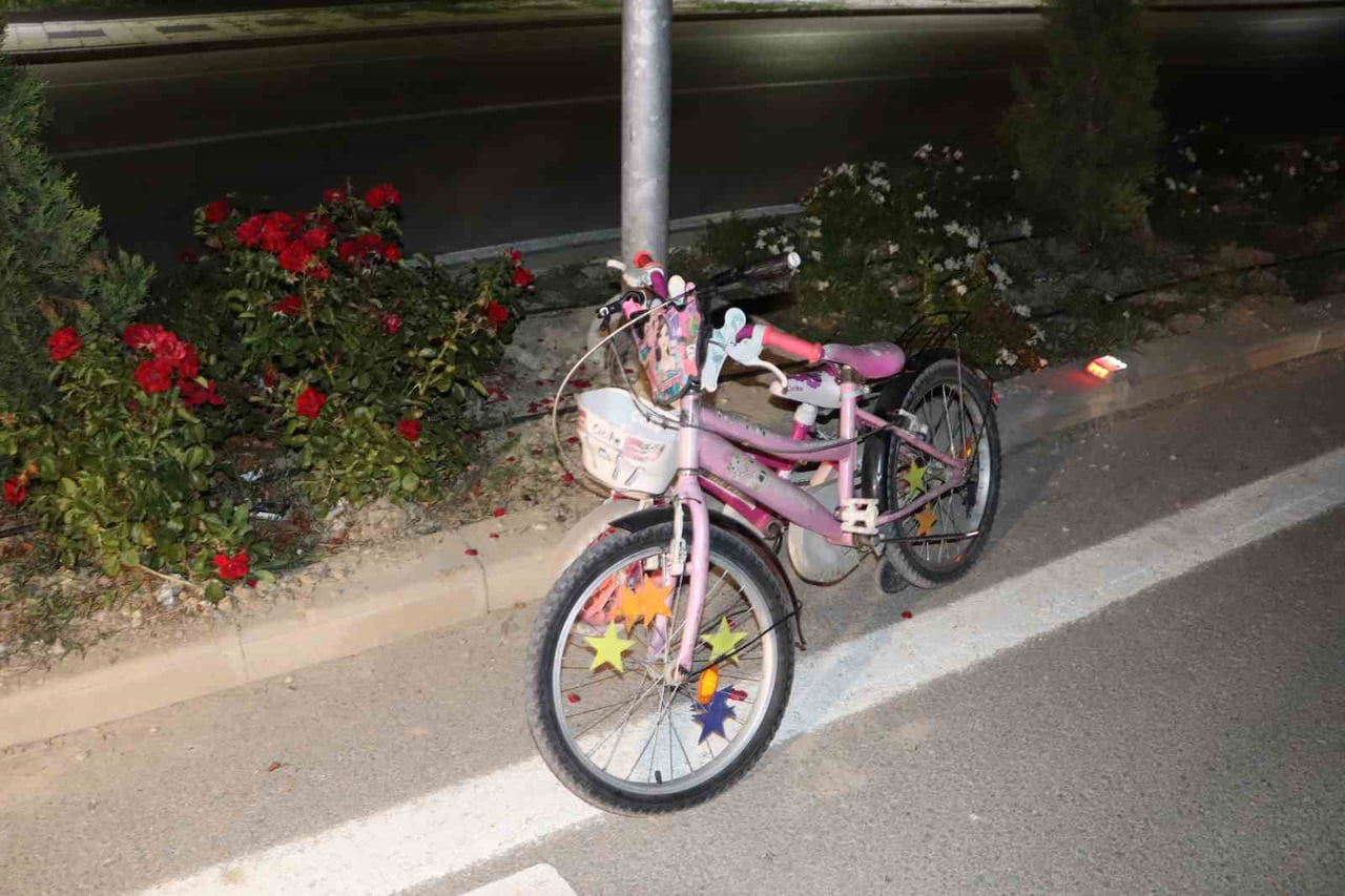 KARAMAN'DA OTOMOBİLE ÇARPAN MOTOSİKLETİN SÜRÜCÜSÜ AĞIR YARALANDI