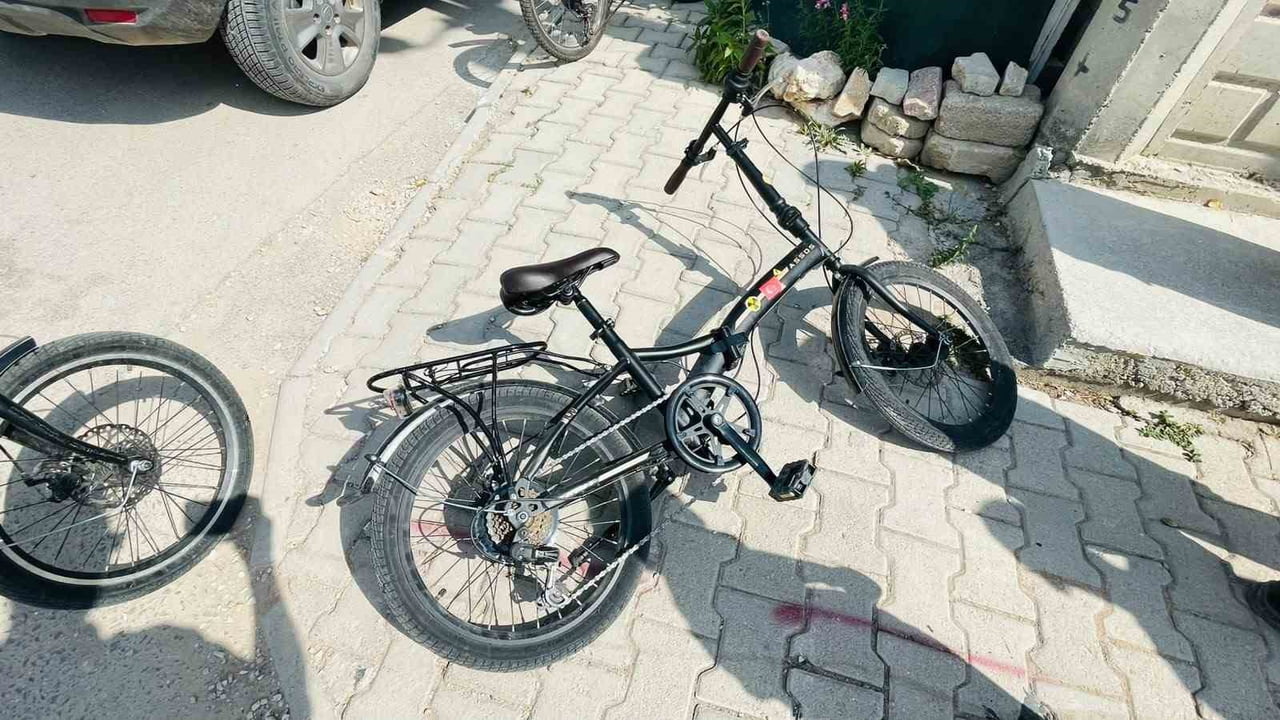KARAMAN'DA PİKABIN ÇARPTIĞI BİSİKLETLİ ÇOCUK YARALANDI.