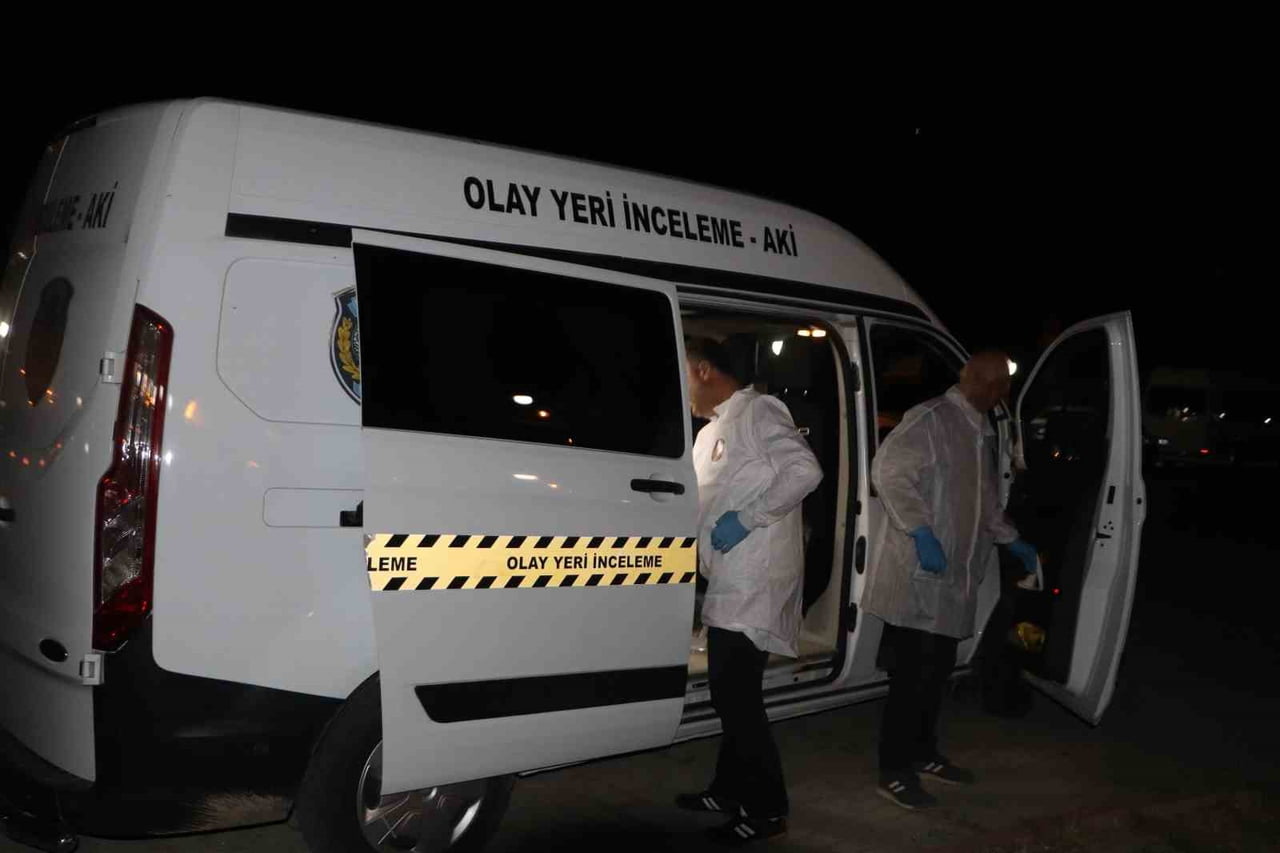 KARAMAN'DA TEK BAŞINA KALAN 59 YAŞINDAKİ GURBETÇİ ADAM EVİNDE ÖLÜ BULUNDU.
