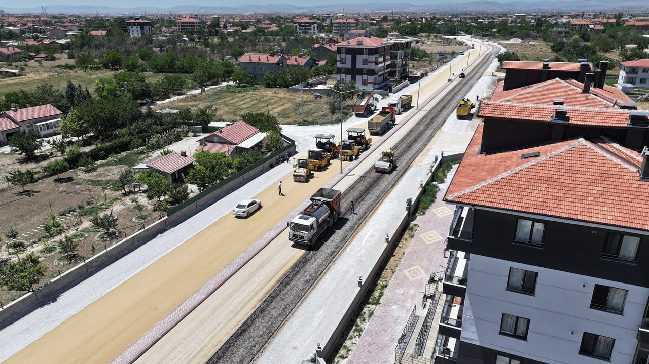KARATAY'DA ULAŞIMI GÜÇLENDİRECEK İKİ ÖNEMLİ PROJE EŞ ZAMANLI İLERLİYOR. ADANA ÇEVRE YOLU'NDAKİ YAN...