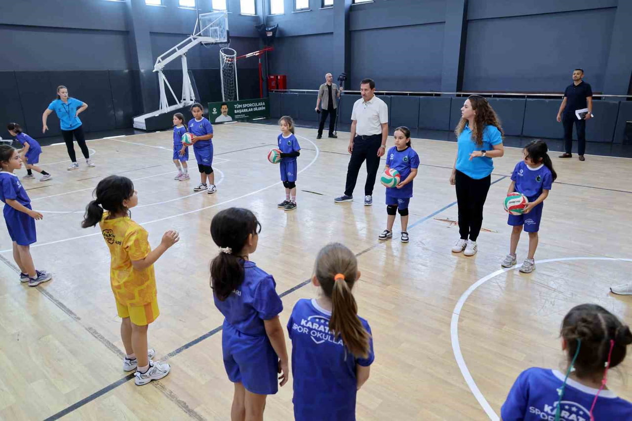 KARATAY İLÇE BELEDİYE BAŞKANI HASAN KILCA, KARATAY YAZ SPOR OKULLARI'NI ZİYARET EDEREK FARKLI...