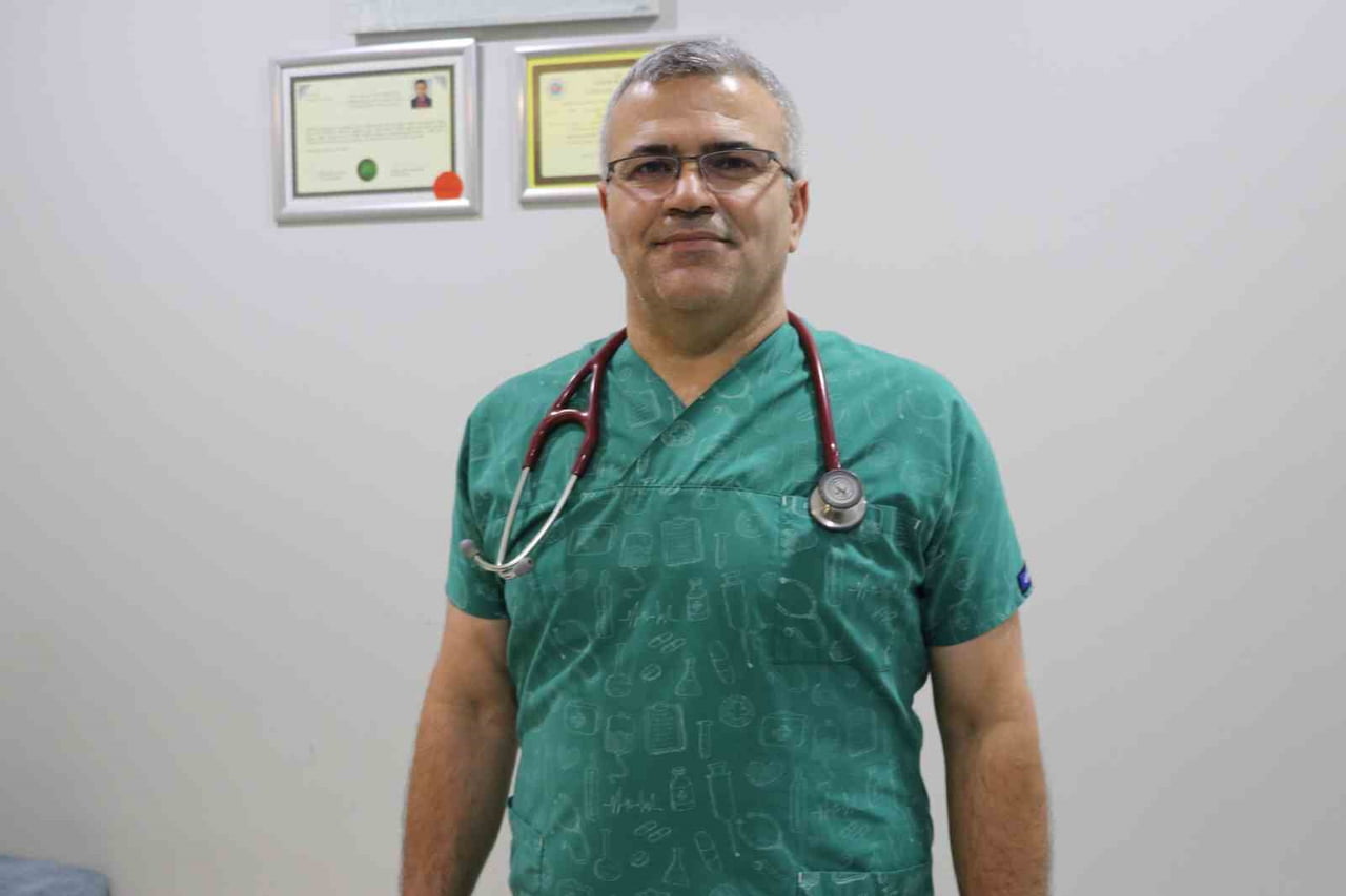 KARDİYOLOJİ UZMANI DOKTOR İSMAİL ERDOĞU, BİLİNÇSİZ İLAÇ KULLANIMININ KALP KRİZİ RİSKİNİ...