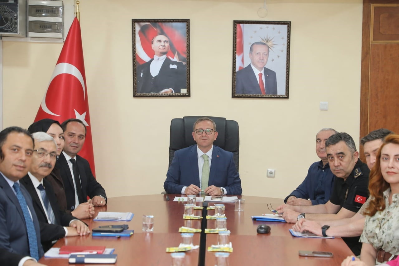 KARS'TA KADINA YÖNELİK ŞİDDETLE MÜCADELEDE GÜÇ BİRLİĞİ: 28 BİN 766 VATANDAŞA...