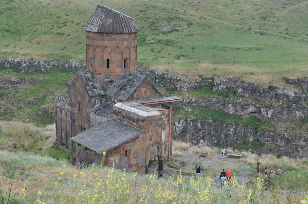 KARS’IN KIRK KAPILI ŞEHRİ ANİ, ZİYARETÇİLERİNİ TARİHTE YOLCULUĞA ÇIKARIYOR(IŞIK...