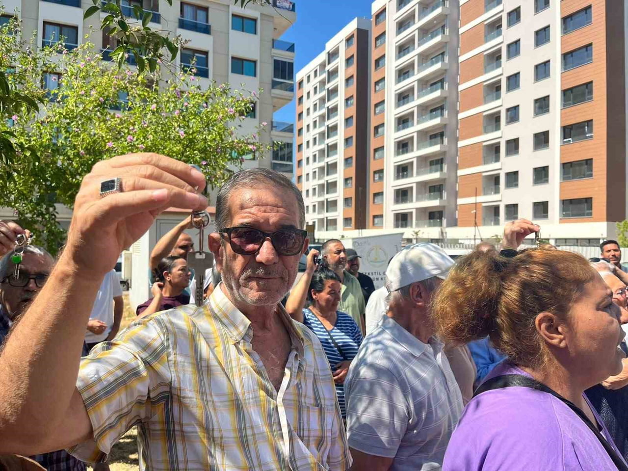 KARŞIYAKA İLÇESİNDE YÜRÜTÜLEN ÖRNEKKÖY KENTSEL DÖNÜŞÜM PROJESİ'NİN 3. VE 4. ETAPLARINDA...