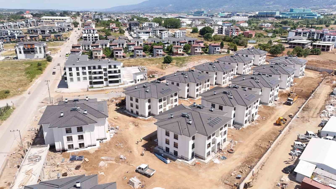KARTEPE'DE YAPIMI TAMAMLANAN KENT KONUT EVLERİ'NDE TESLİM İÇİN GERİ SAYIM BAŞLADI. SON KONTROLLERİ...