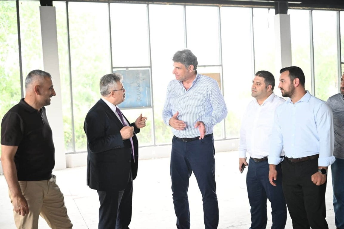 KARTEPE'NİN ACISU MAHALLESİ'NDE YAPIMI DEVAM EDEN SPOR SALONUNDA ÇALIŞMALAR SÜRÜYOR. TOPLAM 3 BİN...