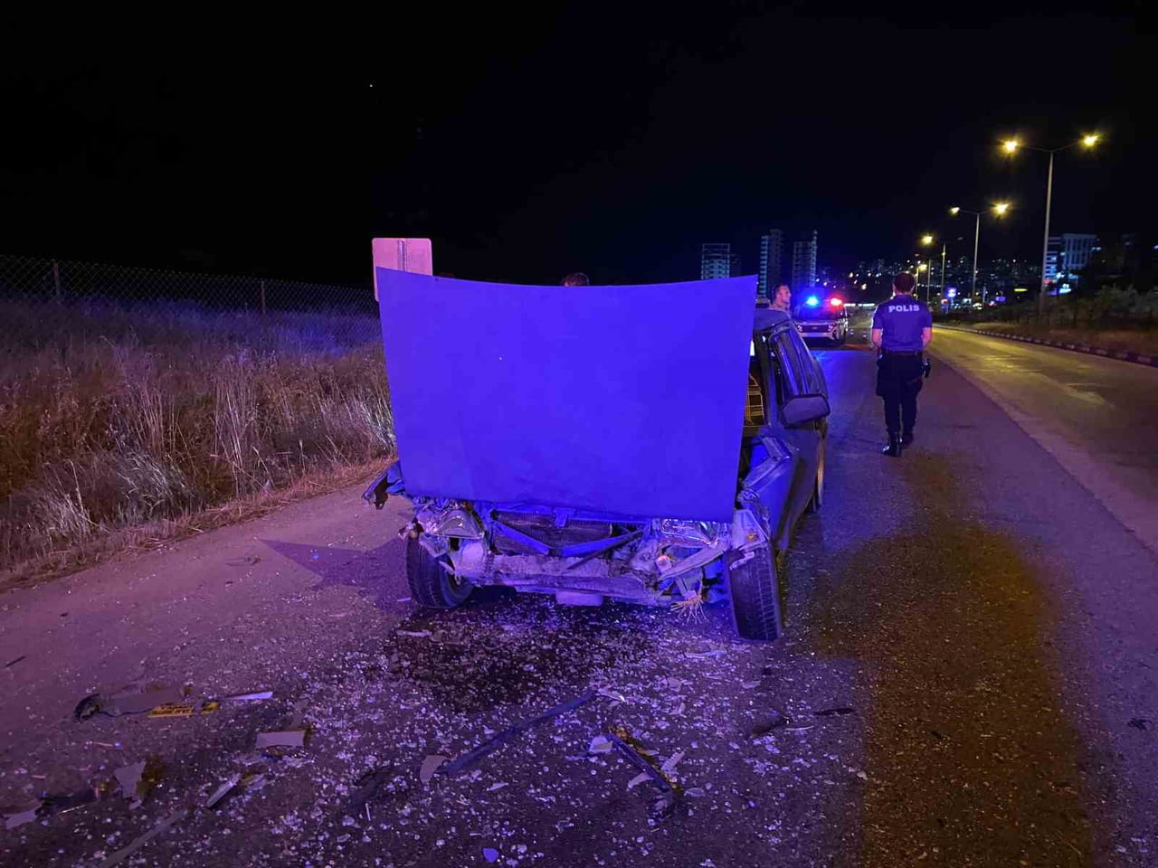 KASTAMONU’DA TOFAŞ-FİAT MARKA OTOMOBİLİN TIRIN DORSESİNE ÇARPMASI NETİCESİNDE MEYDANA GELEN KAZADA...