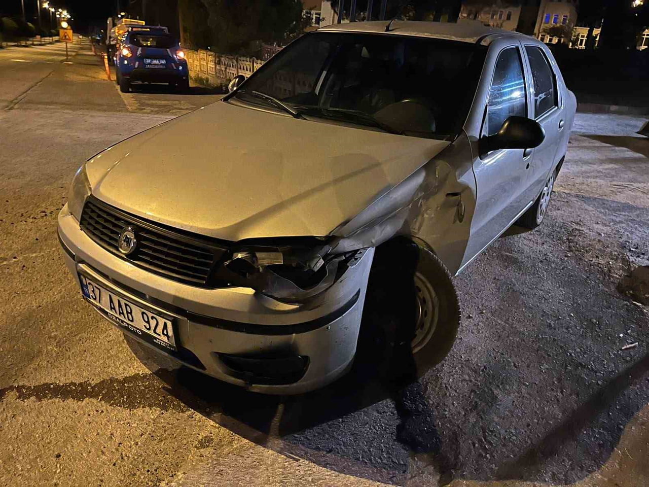 KASTAMONU’NUN HANÖNÜ İLÇESİNDE İKİ OTOMOBİLİN ÇARPIŞMASI SONUCU YARALANAN 2 KİŞİ, SAĞLIK...