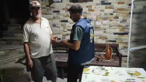 Kaybettiği emekli maaşından umudu kesen vatandaşın parasını polis sahibine  ulaştırdı