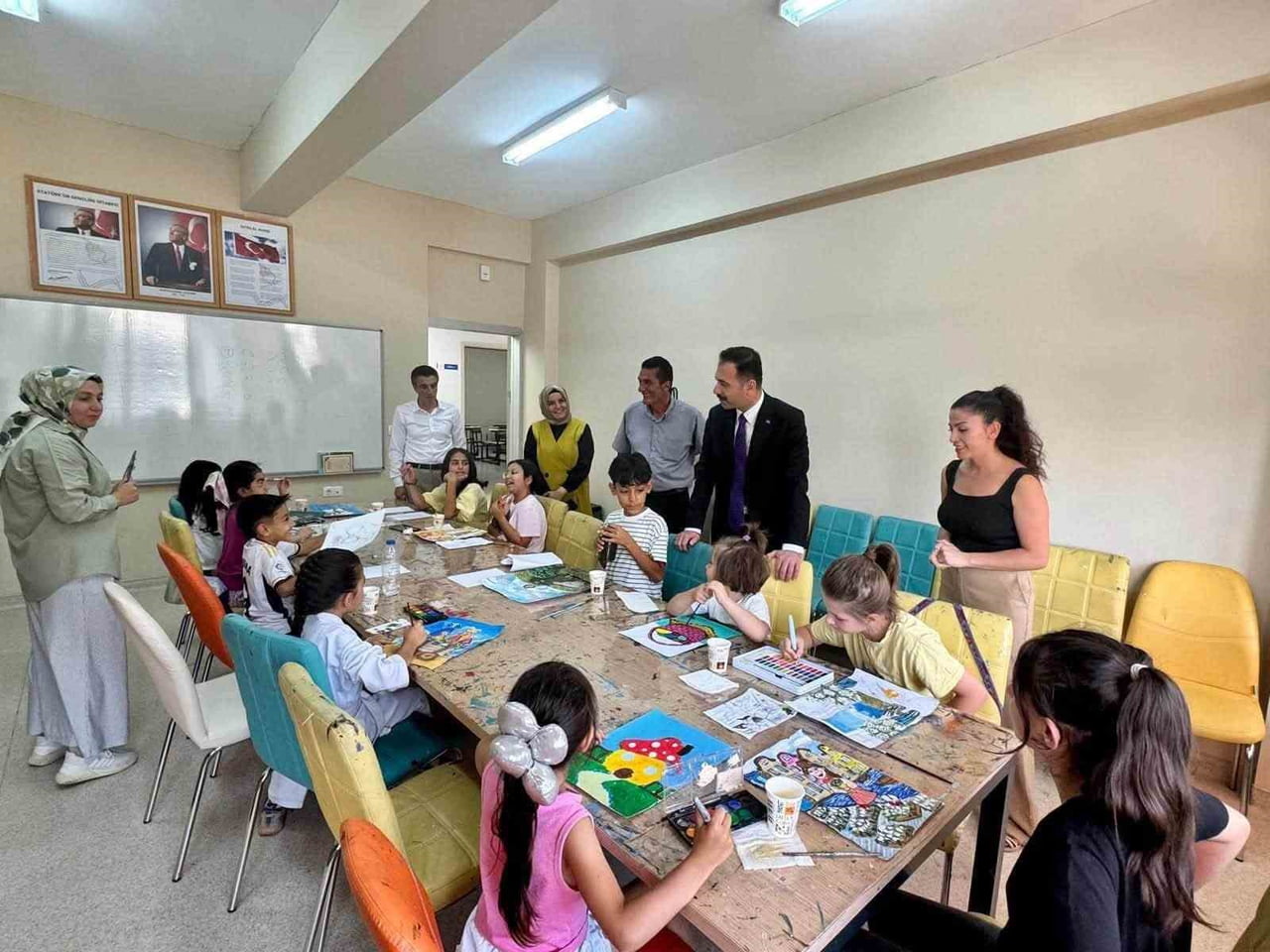 KAYMAKAM HÖKELEKLİ GENÇLİK MERKEZİNDE İNCELEMELERDE BULUNDU