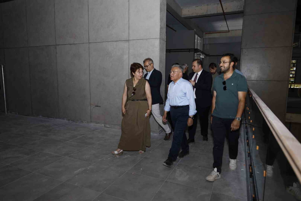 KAYSERİ BÜYÜKŞEHİR BELEDİYE BAŞKANI DR. MEMDUH BÜYÜKKILIÇ, 7,7 MİLYON YILLIK FOSİLLERİN...