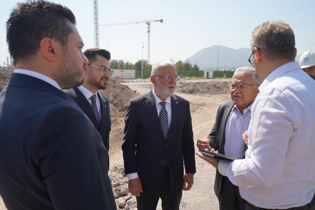 KAYSERİ BÜYÜKŞEHİR BELEDİYE BAŞKANI DR. MEMDUH BÜYÜKKILIÇ, AK PARTİ GENEL BAŞKAN VEKİLİ MUSTAFA...