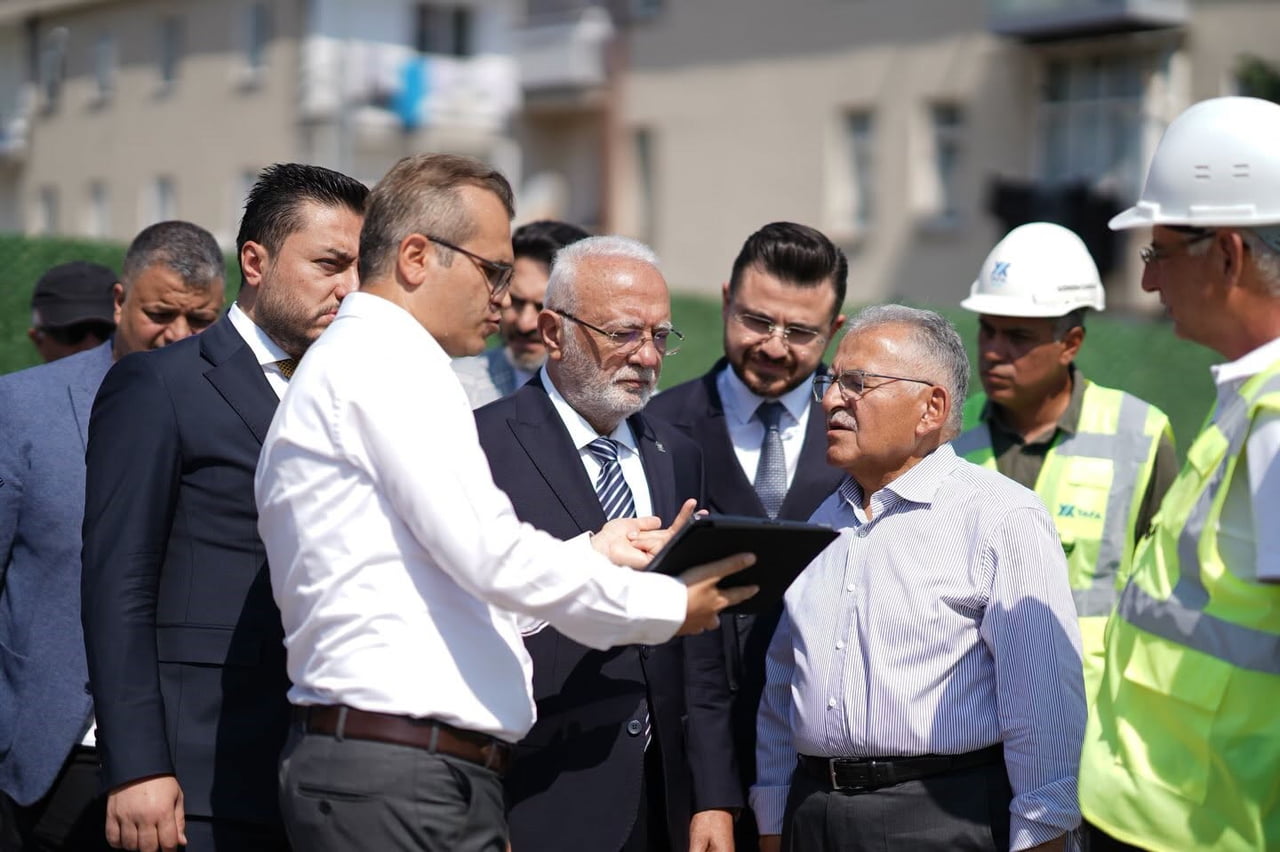 KAYSERİ BÜYÜKŞEHİR BELEDİYE BAŞKANI DR. MEMDUH BÜYÜKKILIÇ, AK PARTİ GENEL BAŞKAN VEKİLİ MUSTAFA...