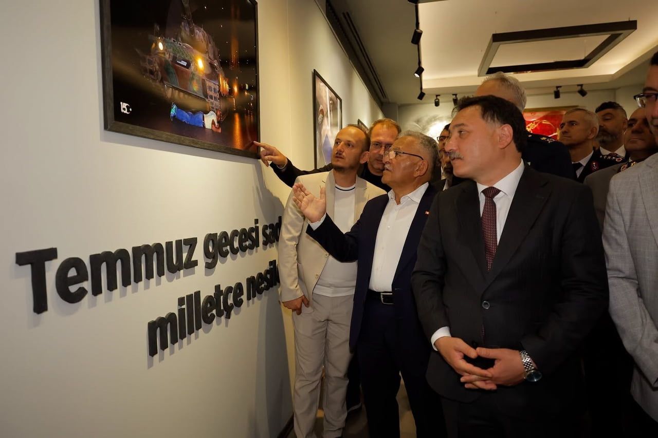KAYSERİ BÜYÜKŞEHİR BELEDİYE BAŞKANI DR. MEMDUH BÜYÜKKILIÇ, KAYMEK TARAFINDAN 15 TEMMUZ DEMOKRASİ...