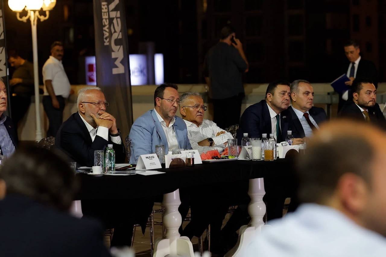 KAYSERİ BÜYÜKŞEHİR BELEDİYE BAŞKANI DR. MEMDUH BÜYÜKKILIÇ; MÜSİAD KAYSERİ ŞUBESİ TARAFINDAN...