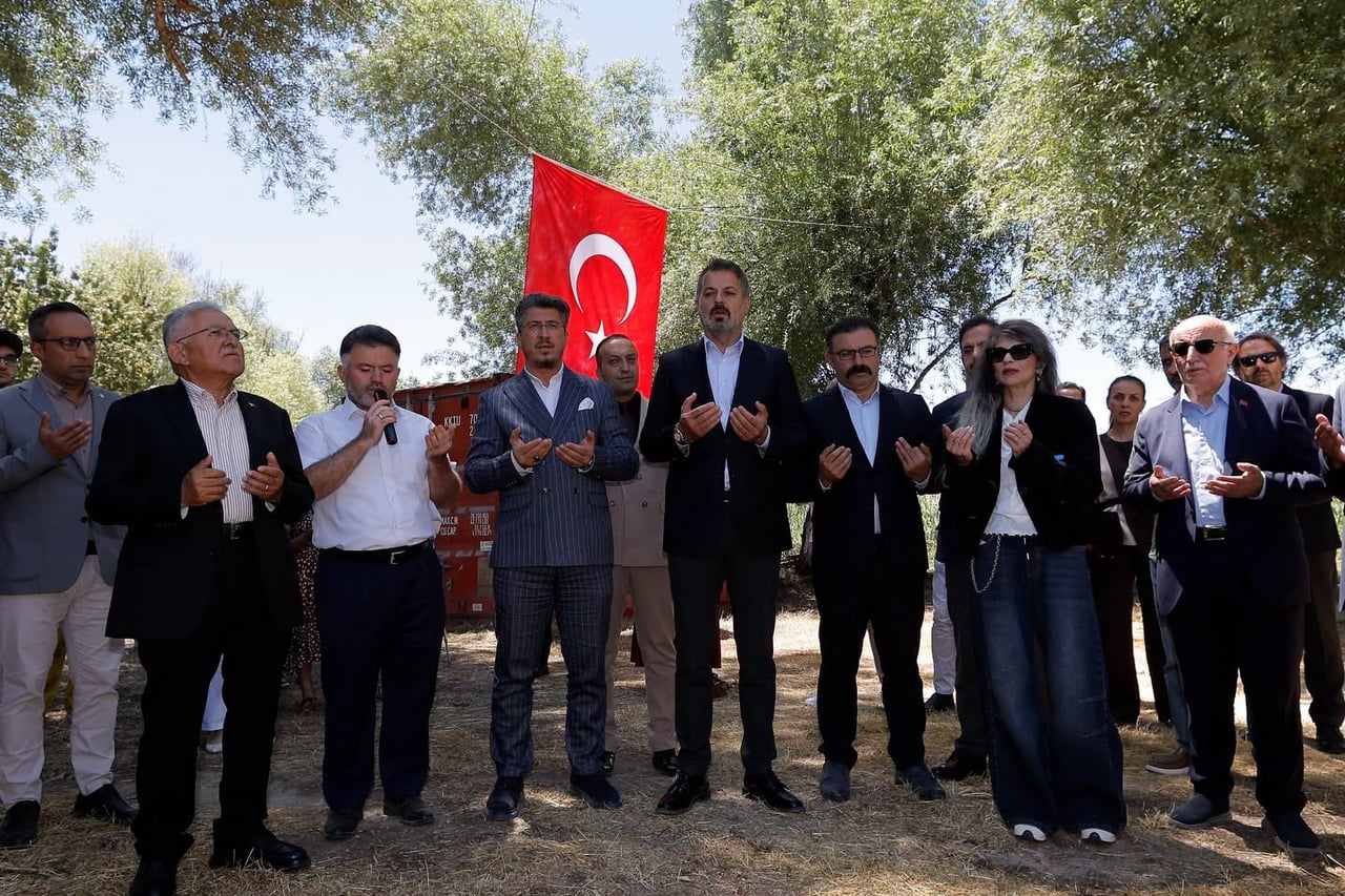 KAYSERİ BÜYÜKŞEHİR BELEDİYE BAŞKANI DR. MEMDUH BÜYÜKKILIÇ, SULTAN I. ALAEDDİN KEYKUBAD'I ANMA...