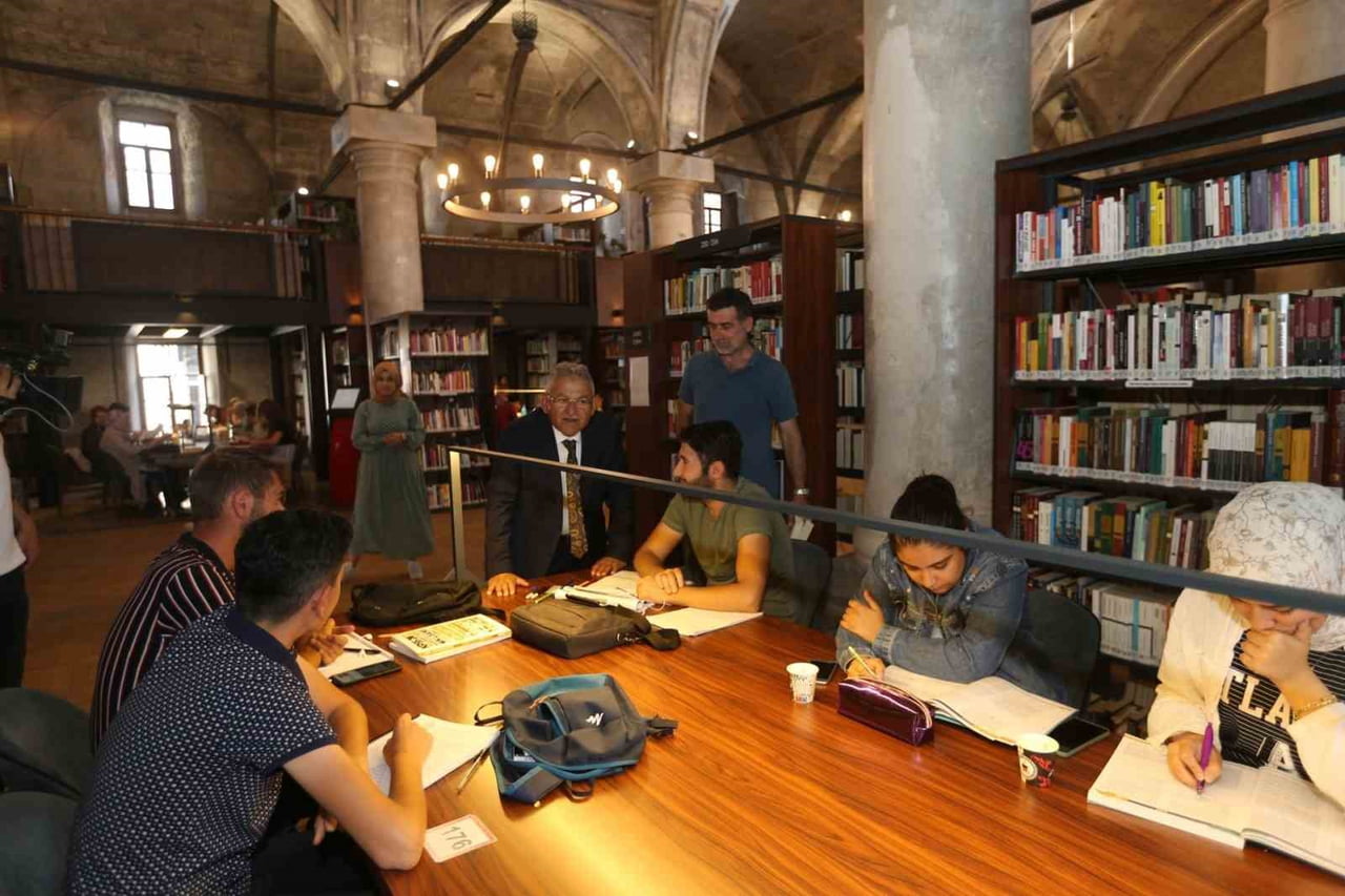 KAYSERİ BÜYÜKŞEHİR BELEDİYE BAŞKANI DR. MEMDUH BÜYÜKKILIÇ, YKS SONUÇLARININ AÇIKLANMASININ...