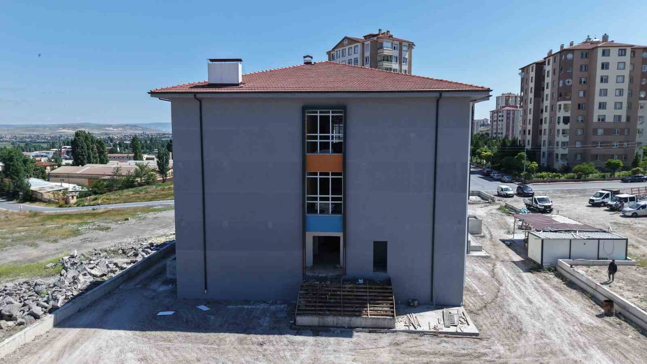 KAYSERİ BÜYÜKŞEHİR BELEDİYESİ, HAYIRSEVER DESTEĞİYLE EĞİTİM YATIRIMLARINI BÜYÜTMEYE DEVAM EDİYOR....