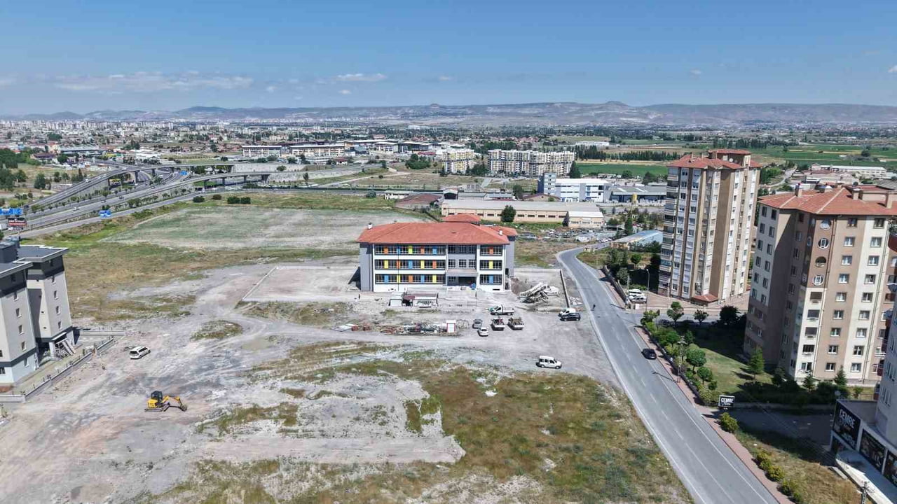 KAYSERİ BÜYÜKŞEHİR BELEDİYESİ, HAYIRSEVER DESTEĞİYLE EĞİTİM YATIRIMLARINI BÜYÜTMEYE DEVAM EDİYOR....