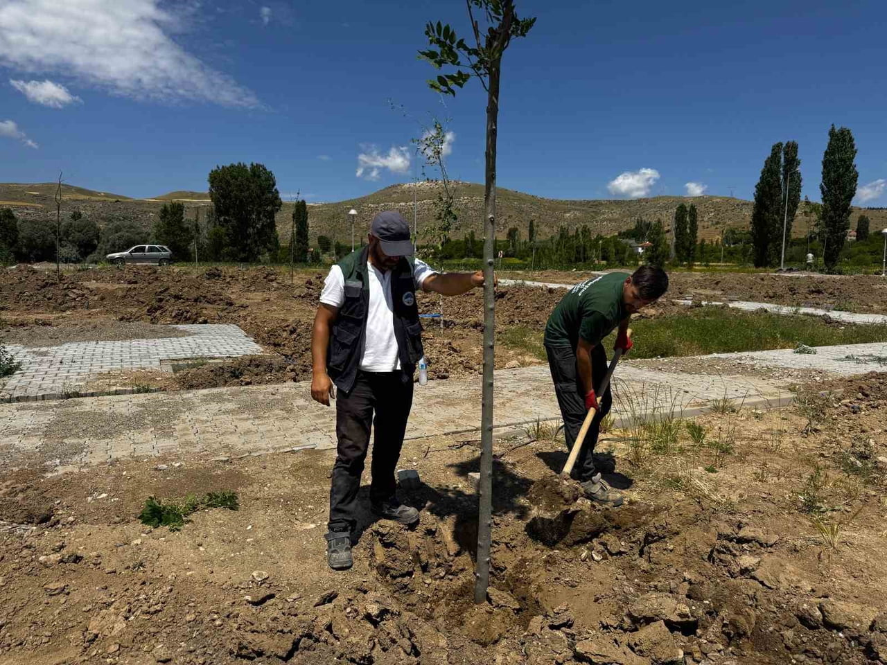 KAYSERİ BÜYÜKŞEHİR BELEDİYESİ, KENT GENELİNDEKİ YEŞİL ALAN MİKTARINI ARTIRMAK VE TARİHİ MİRASI...
