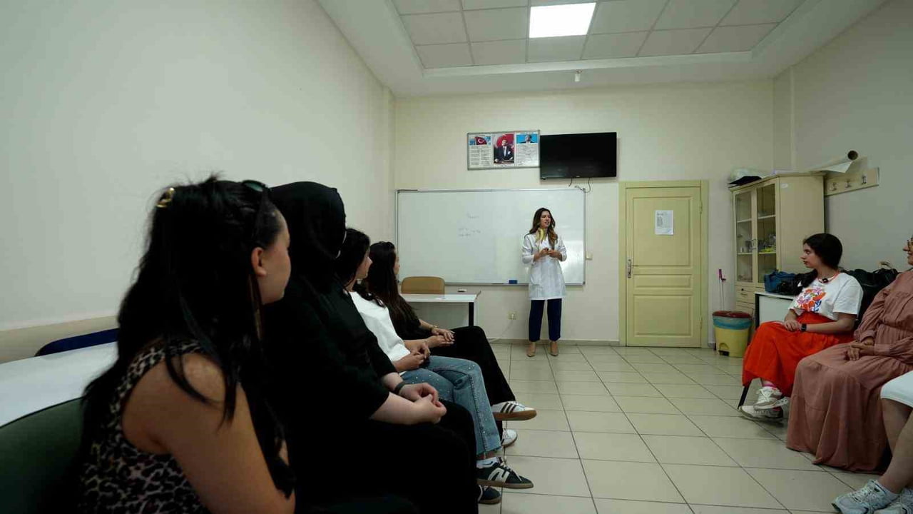 KAYSERİ BÜYÜKŞEHİR BELEDİYESİ’NİN EĞİTİM ALANINDAKİ ÖNCÜ KURULUŞU KAYMEK; YABANCI DİL EĞİTİMİNE...