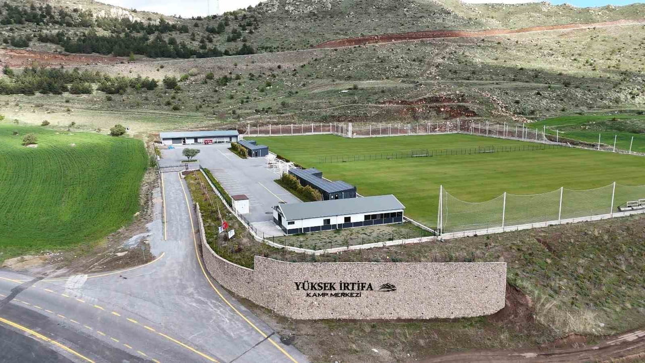 KAYSERİ BÜYÜKŞEHİR BELEDİYESİ TARAFINDAN KENTE VE TÜRK SPORUNA KAZANDIRILAN ERCİYES YÜKSEK İRTİFA...