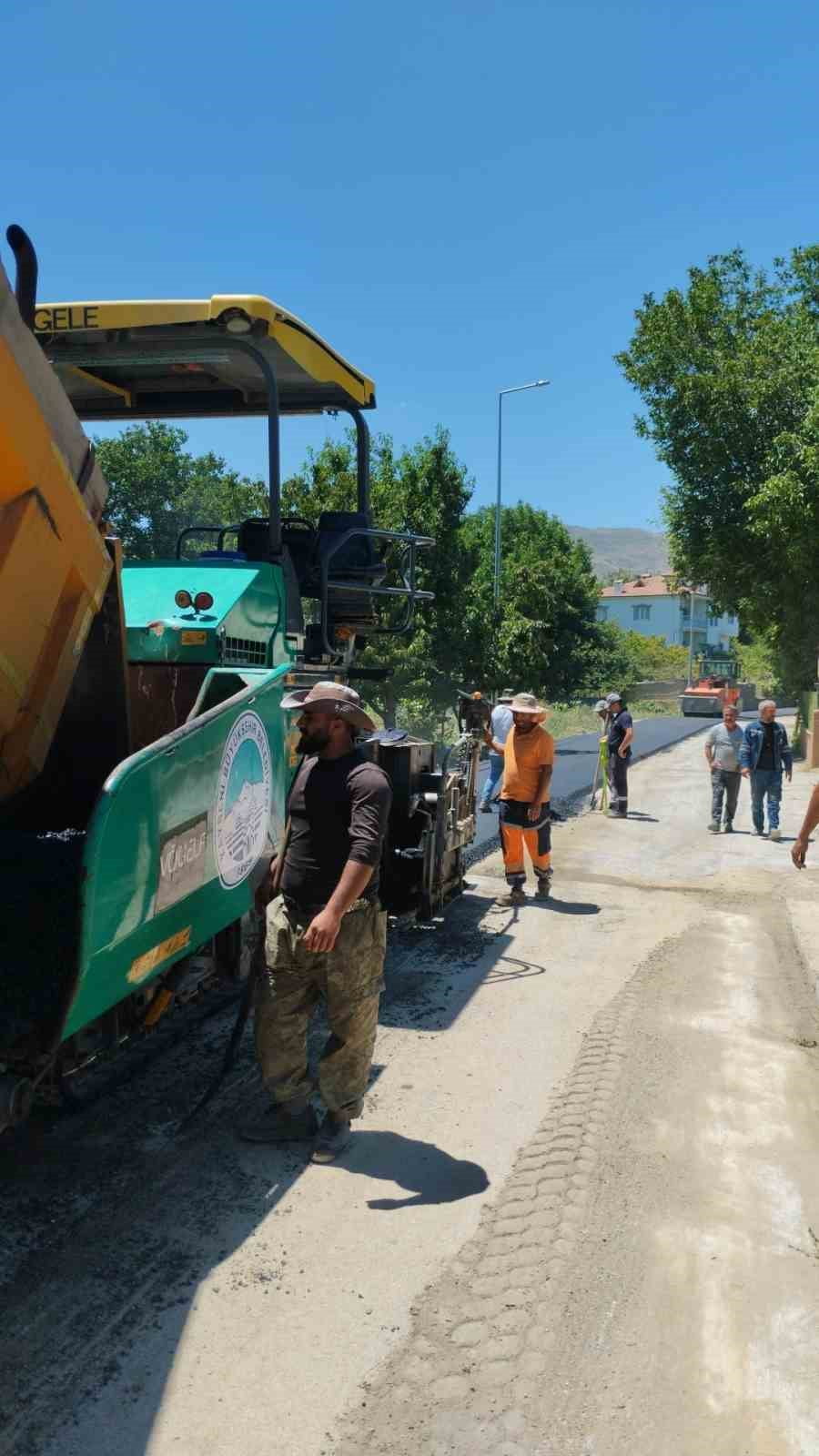 KAYSERİ BÜYÜKŞEHİR BELEDİYESİ; YAHYALI BELEDİYESİ İLE İŞ BİRLİĞİ İÇİNDE YÜRÜTÜLEN SICAK ASFALT...