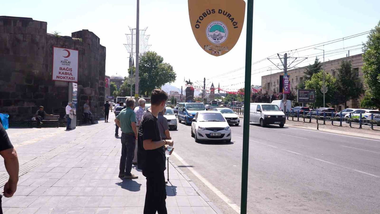 KAYSERİ BÜYÜKŞEHİR BELEDİYESİ ZABITA DAİRE BAŞKANLIĞI EKİPLERİNCE TOPLU TAŞIMA ARAÇLARININ...
