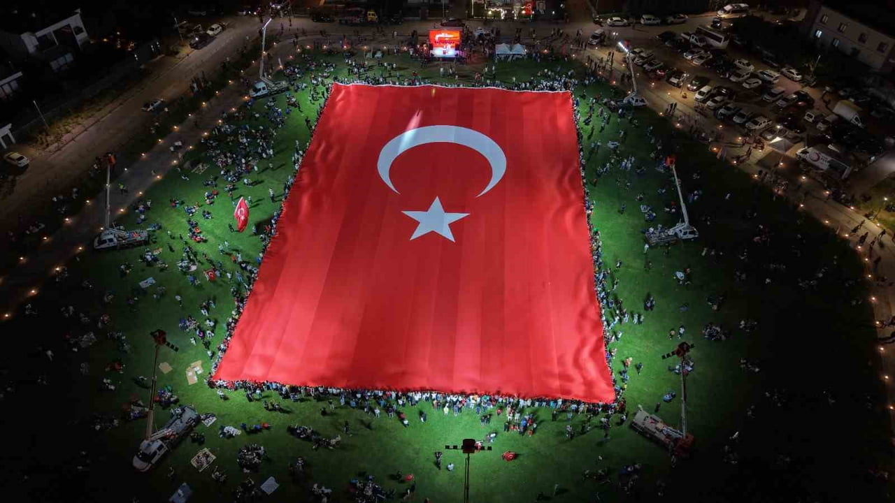 KAYSERİ’DE 15 TEMMUZ DEMOKRASİ VE MİLLİ BİRLİK GÜNÜ ETKİNLİKLERİ ÇERÇEVESİNDE DÜNYANIN EN BÜYÜK...