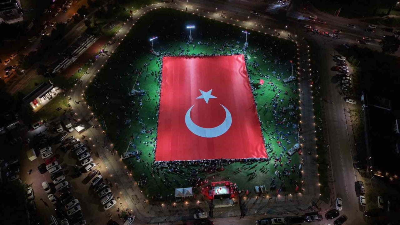 KAYSERİ’DE 15 TEMMUZ DEMOKRASİ VE MİLLİ BİRLİK GÜNÜ ETKİNLİKLERİ ÇERÇEVESİNDE DÜNYANIN EN BÜYÜK...