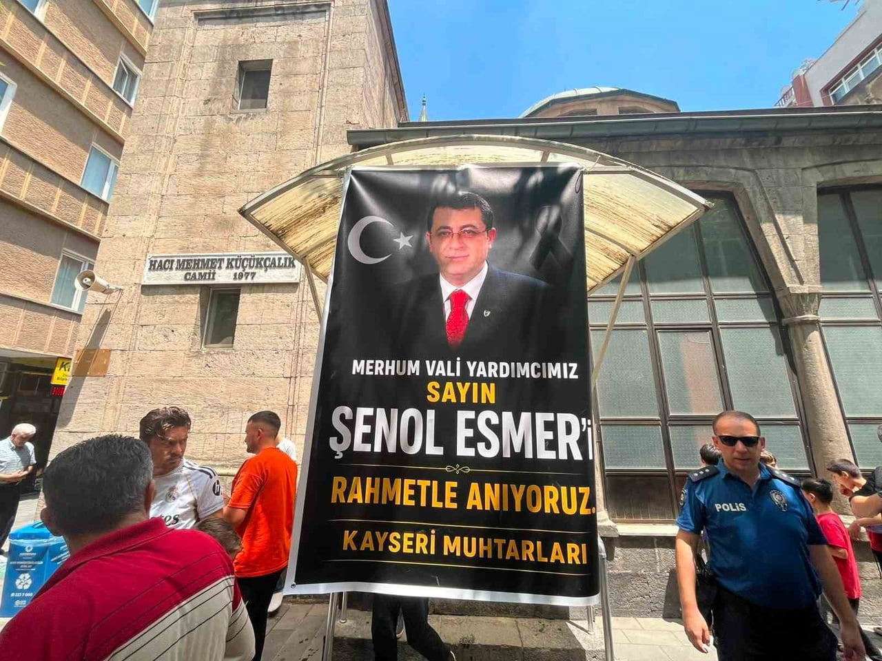 KAYSERİ’DE MUHTARLAR DERNEĞİ TARAFINDAN KALP KRİZİ GEÇİREREK HAYATINI KAYBEDEN VALİ YARDIMCISI...