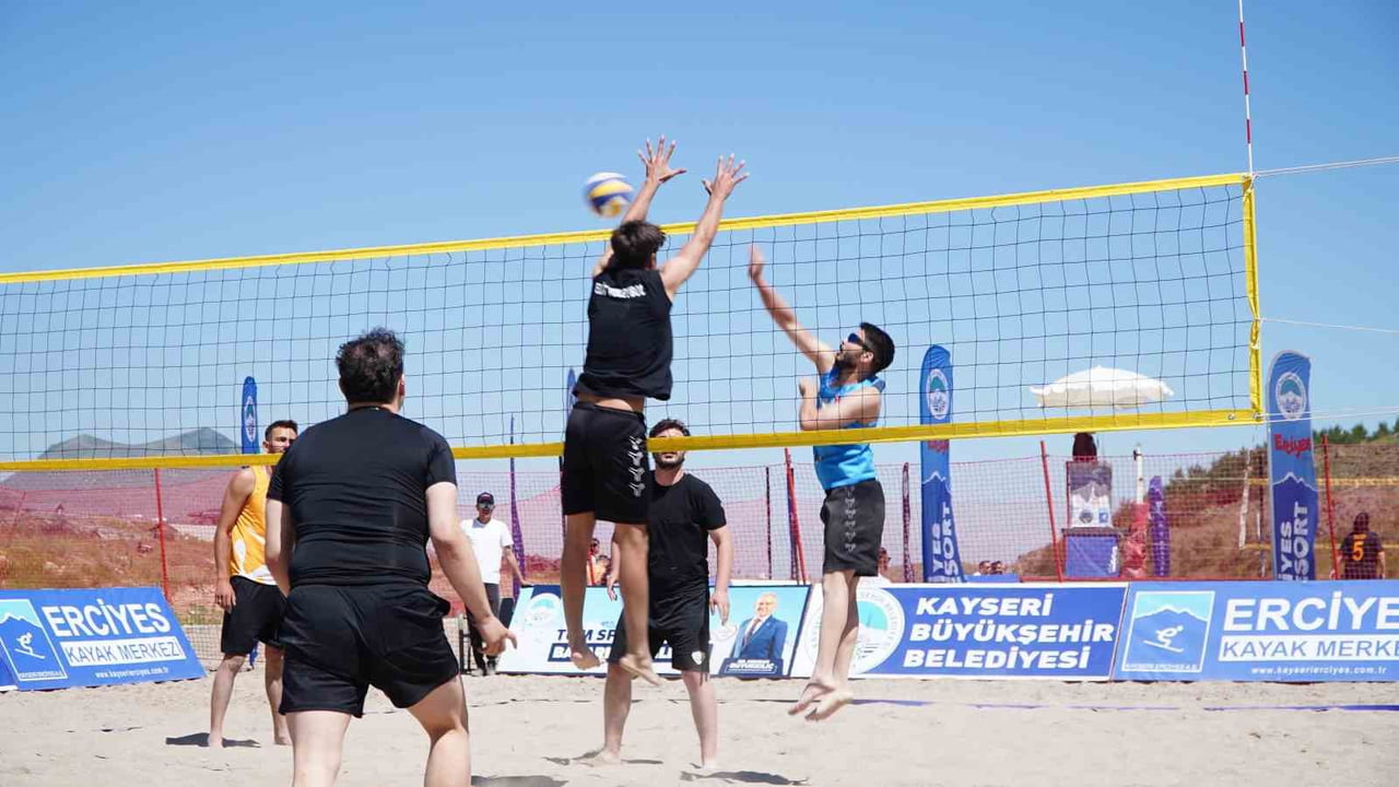 KAYSERİ ERCİYES A.Ş. TARAFINDAN DÜZENLENEN ERCİYES PLAJ VOLEYBOLU TURNUVASI; ERCİYES DAĞI’NIN 2...