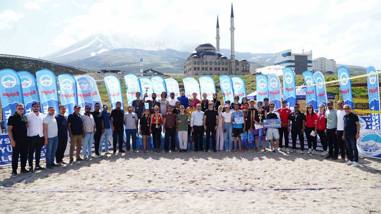KAYSERİ ERCİYES A.Ş. TARAFINDAN DÜZENLENEN ERCİYES PLAJ VOLEYBOLU TURNUVASI; ERCİYES DAĞI’NIN 2...