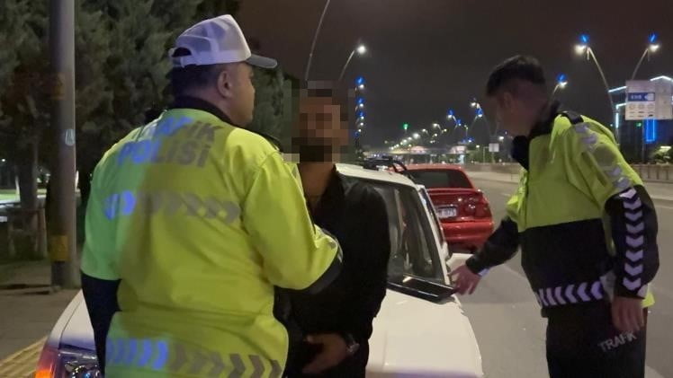 KAYSERİ’NİN KOCASİNAN İLÇESİNDE İKİ OTOMOBİLİN ÇARPIŞMASI SONUCU MEYDANA GELEN TRAFİK KAZASINDA...
